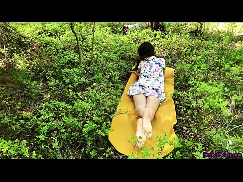 ❤️ Stranger on Tinder Masturbates My Pussy and Fucks Passionately in the woods (En främling på Tinder onanerar min fitta och knullar passionerat i skogen) ❤️ Hård porr at sv.passionateembracespotlight.ru ❌️