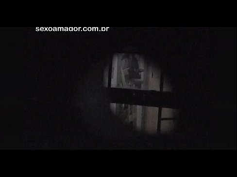 ❤️ Blondie blir hemligt videofilmad av en voyeur från grannskapet gömd bakom ihåliga tegelstenar ❤️ Hård porr at sv.passionateembracespotlight.ru ❌️
